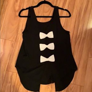 Black flowy shear tank